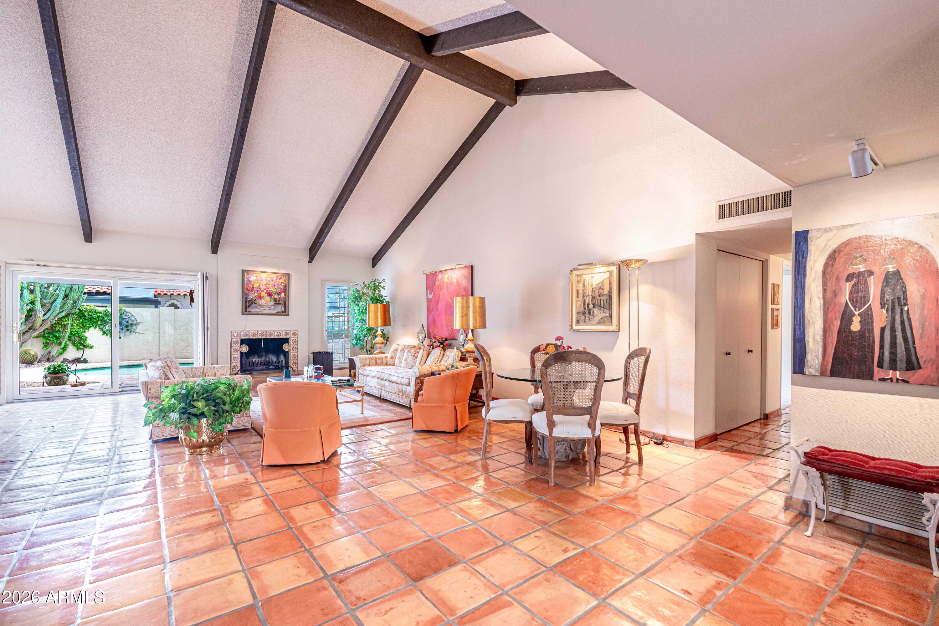 7337 E MONTEBELLO Avenue