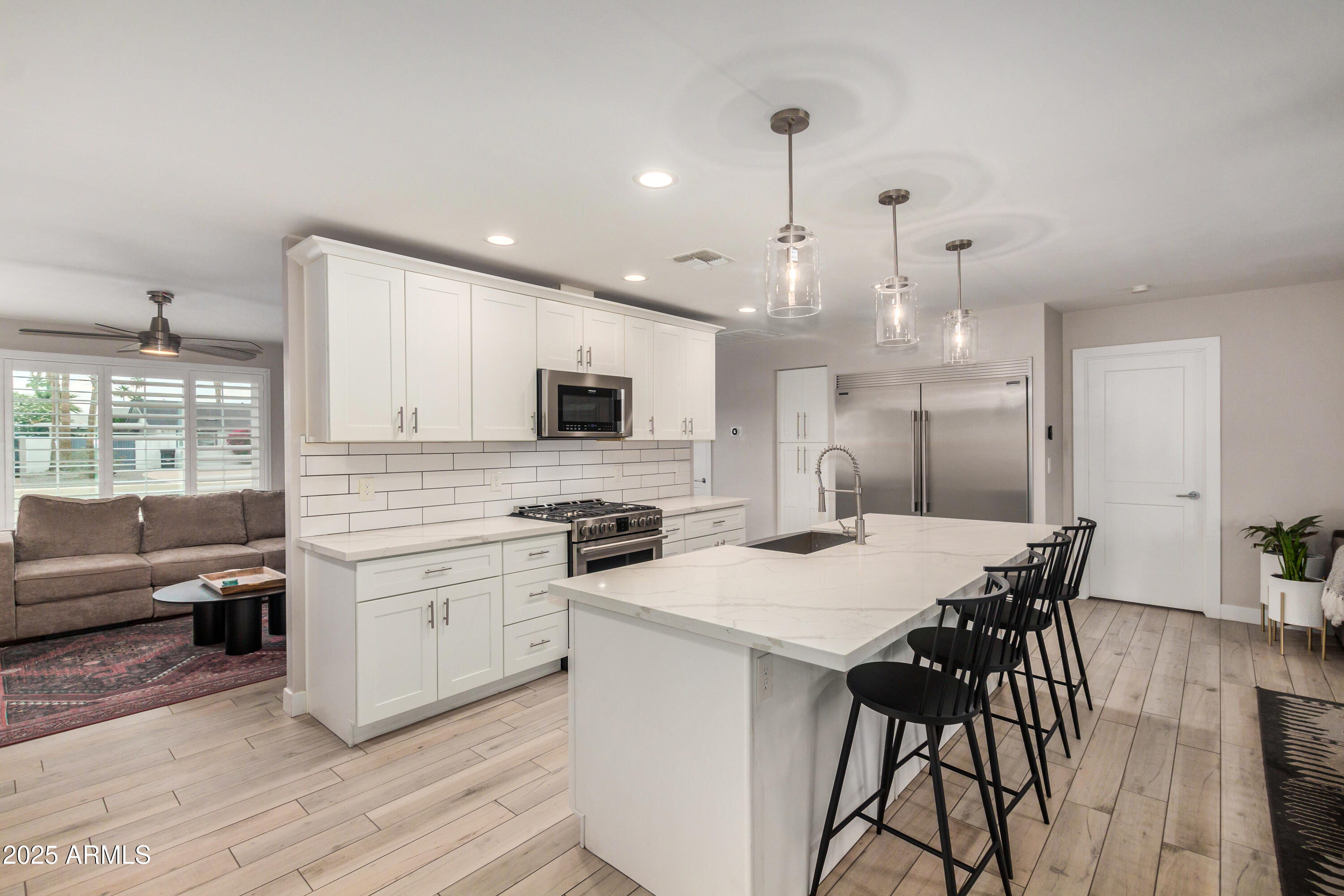 8713 E CITRUS Way