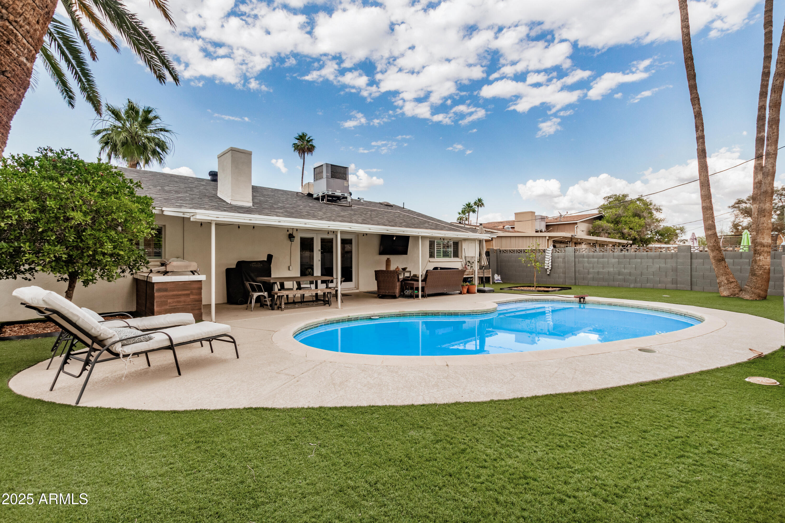 8713 E CITRUS Way