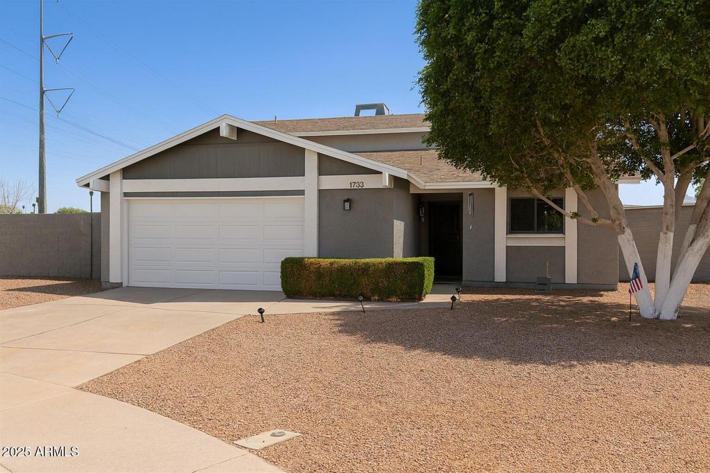 Photo of 1708 W Cortez Circle, Chandler, AZ 85224 (MLS # 6955500)
