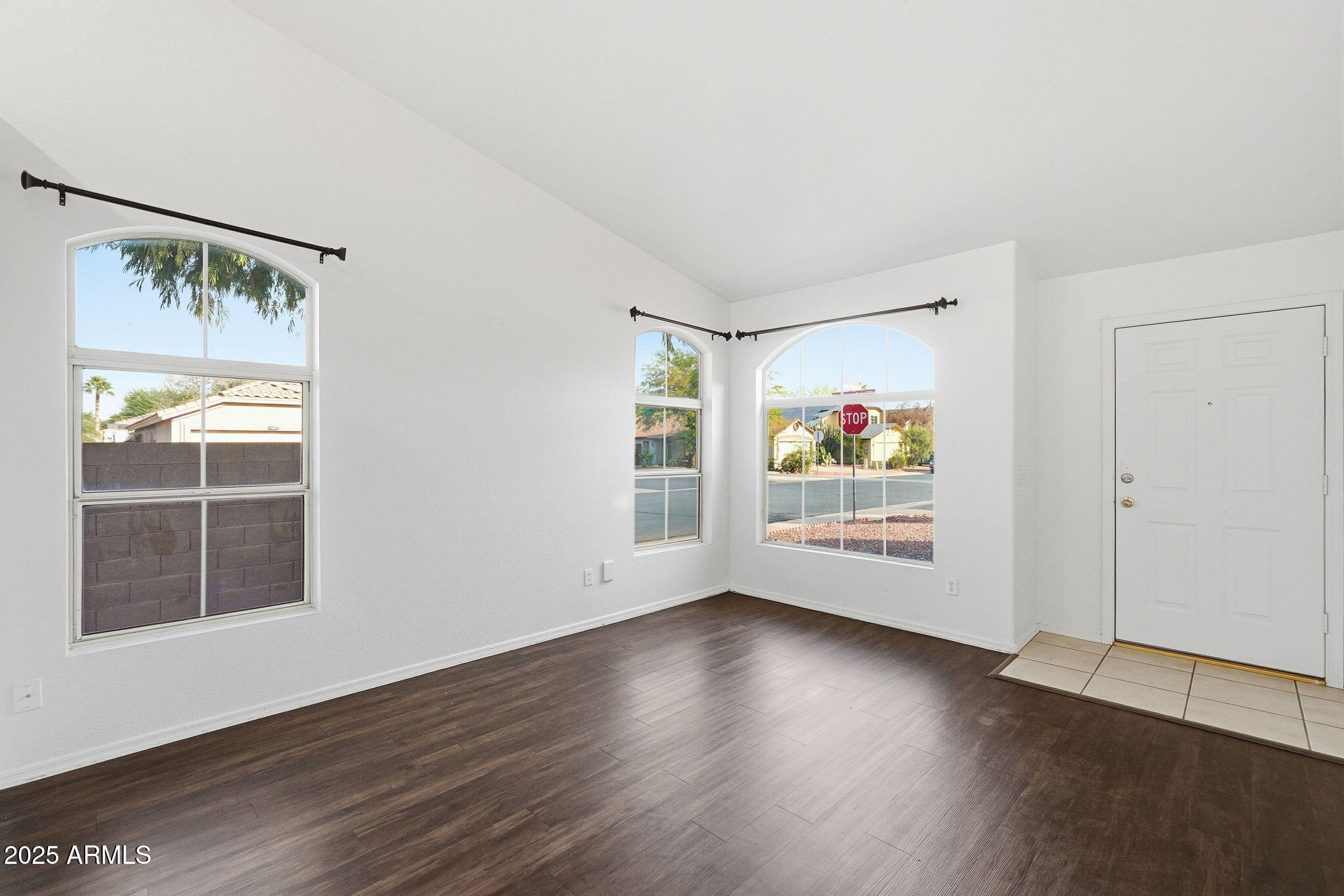 17136 N WOODROSE Avenue