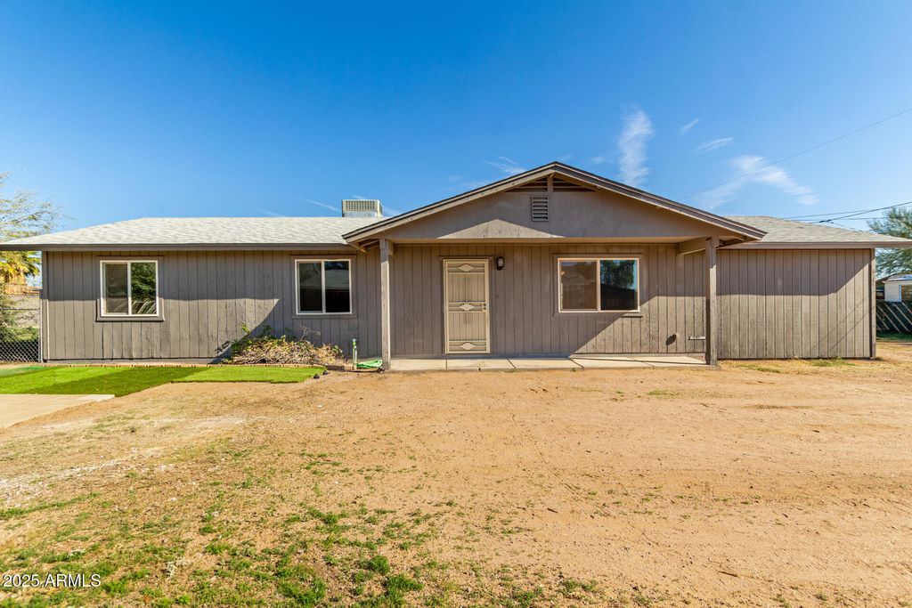 Photo of 301 S Elmont Drive, Apache Junction, AZ 85120 (MLS # 6944768)