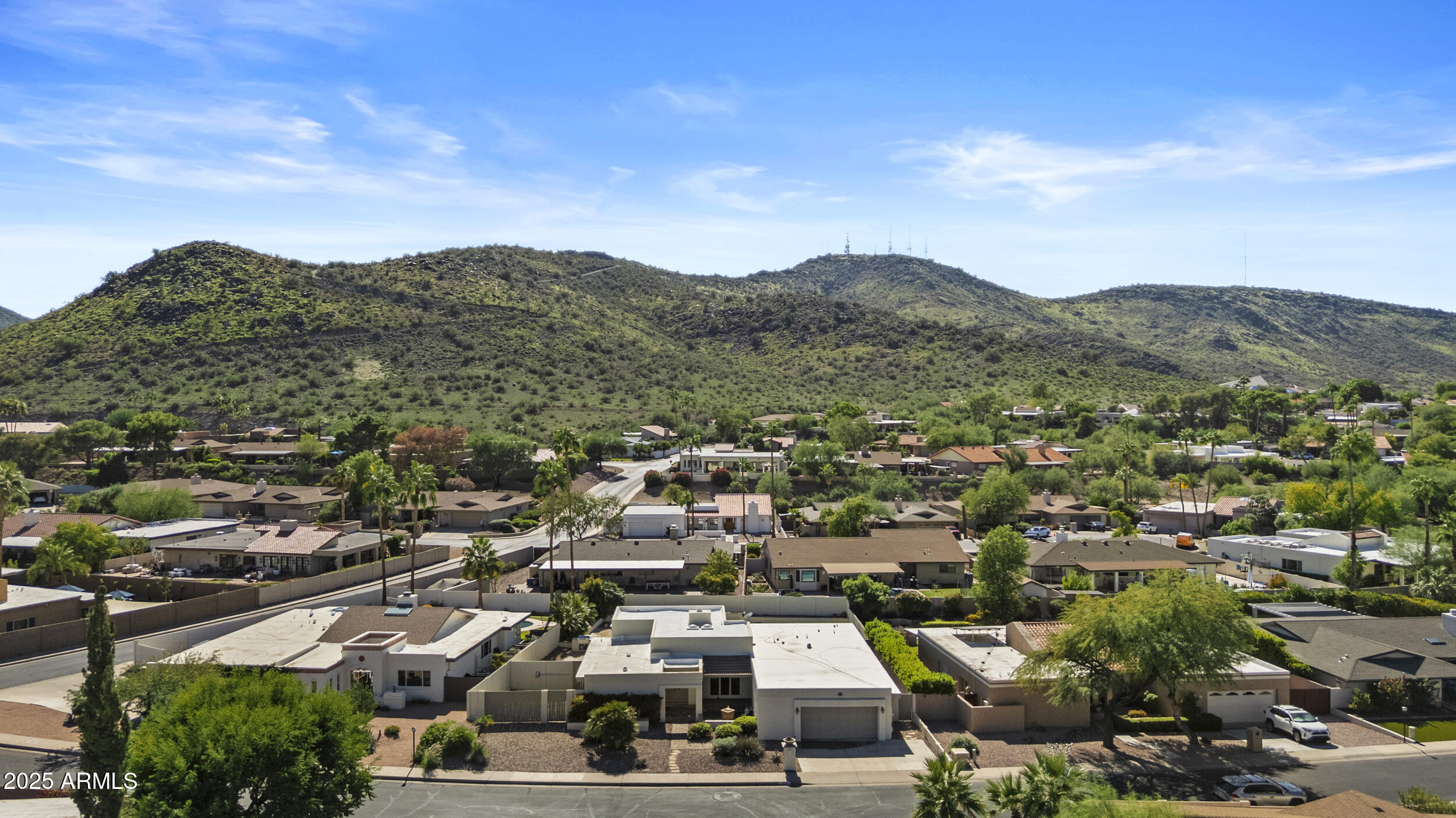 207 W PERSHING Avenue