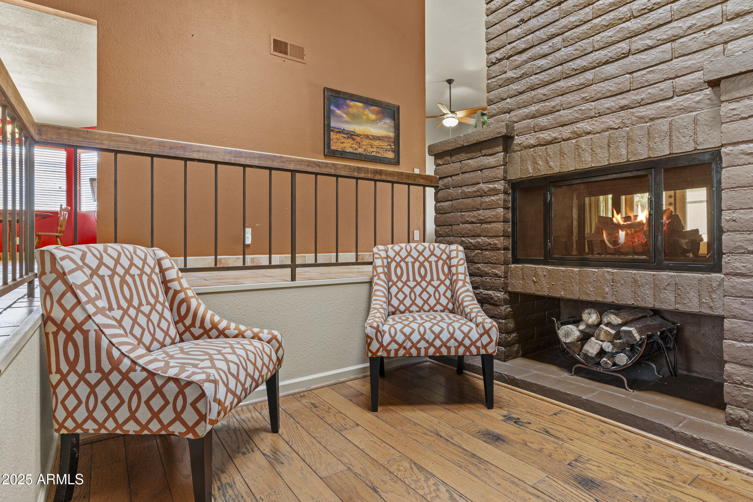 207 W PERSHING Avenue