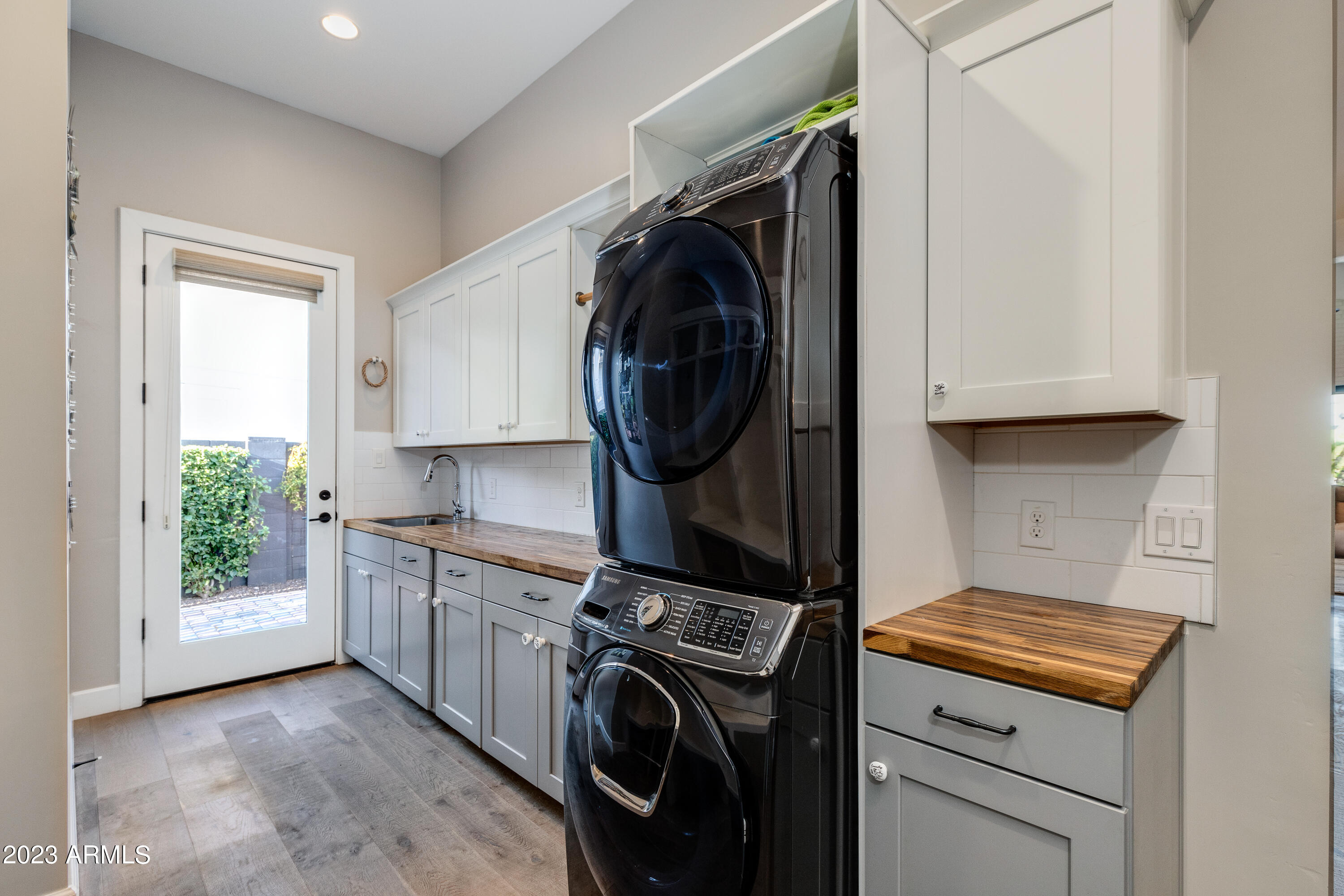 LAFAYETTE ESTATES-EAST MLD - Residential