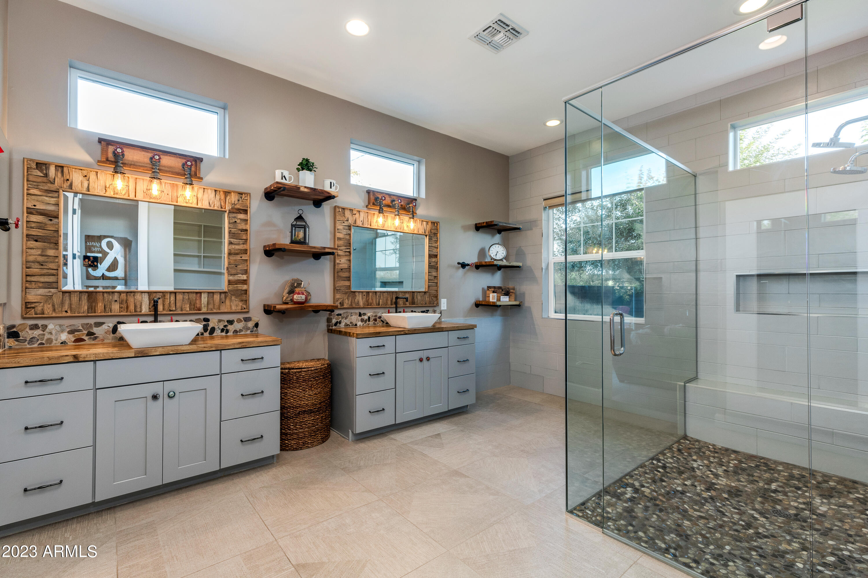 LAFAYETTE ESTATES-EAST MLD - Residential