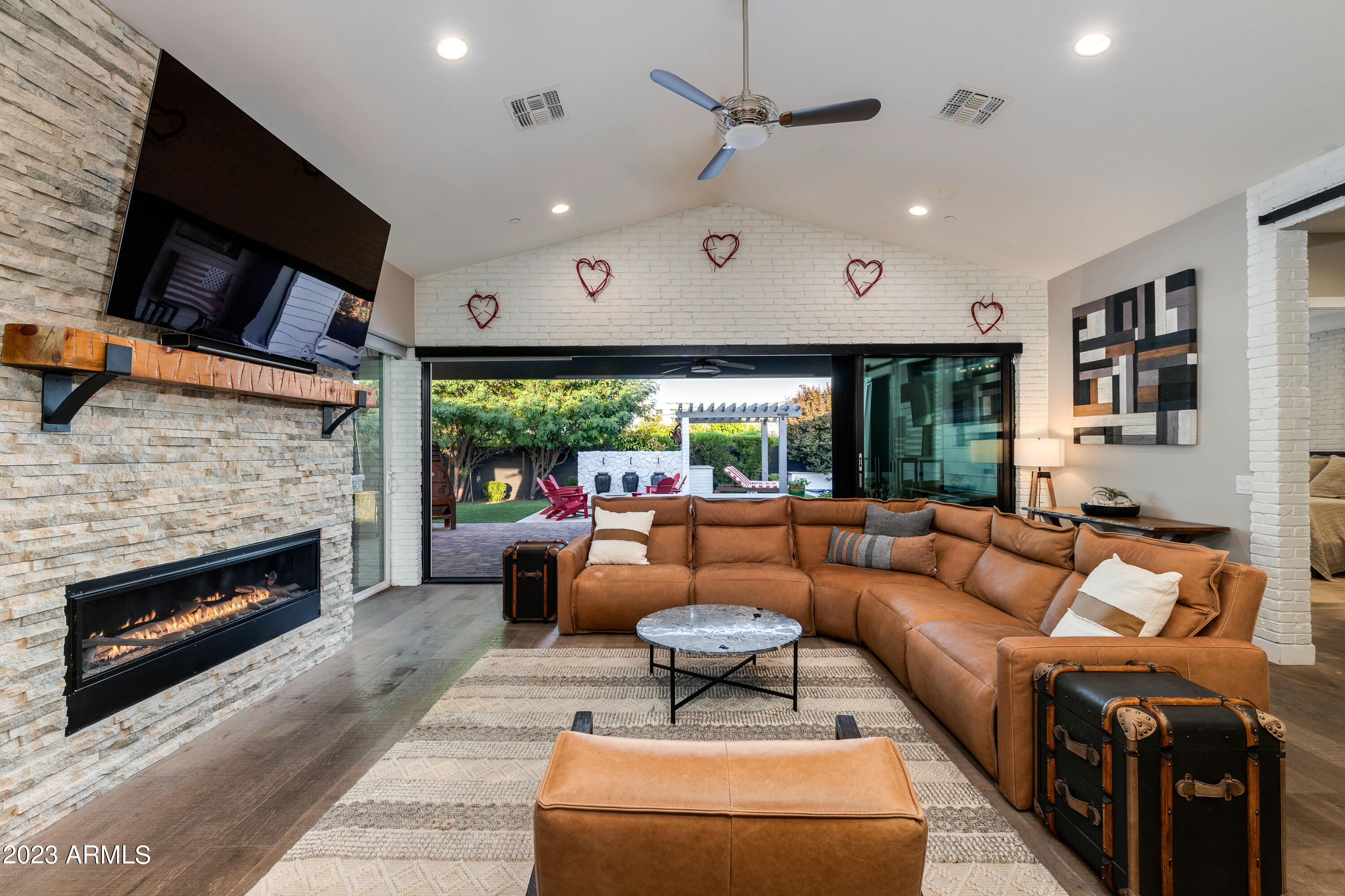 LAFAYETTE ESTATES-EAST MLD - Residential