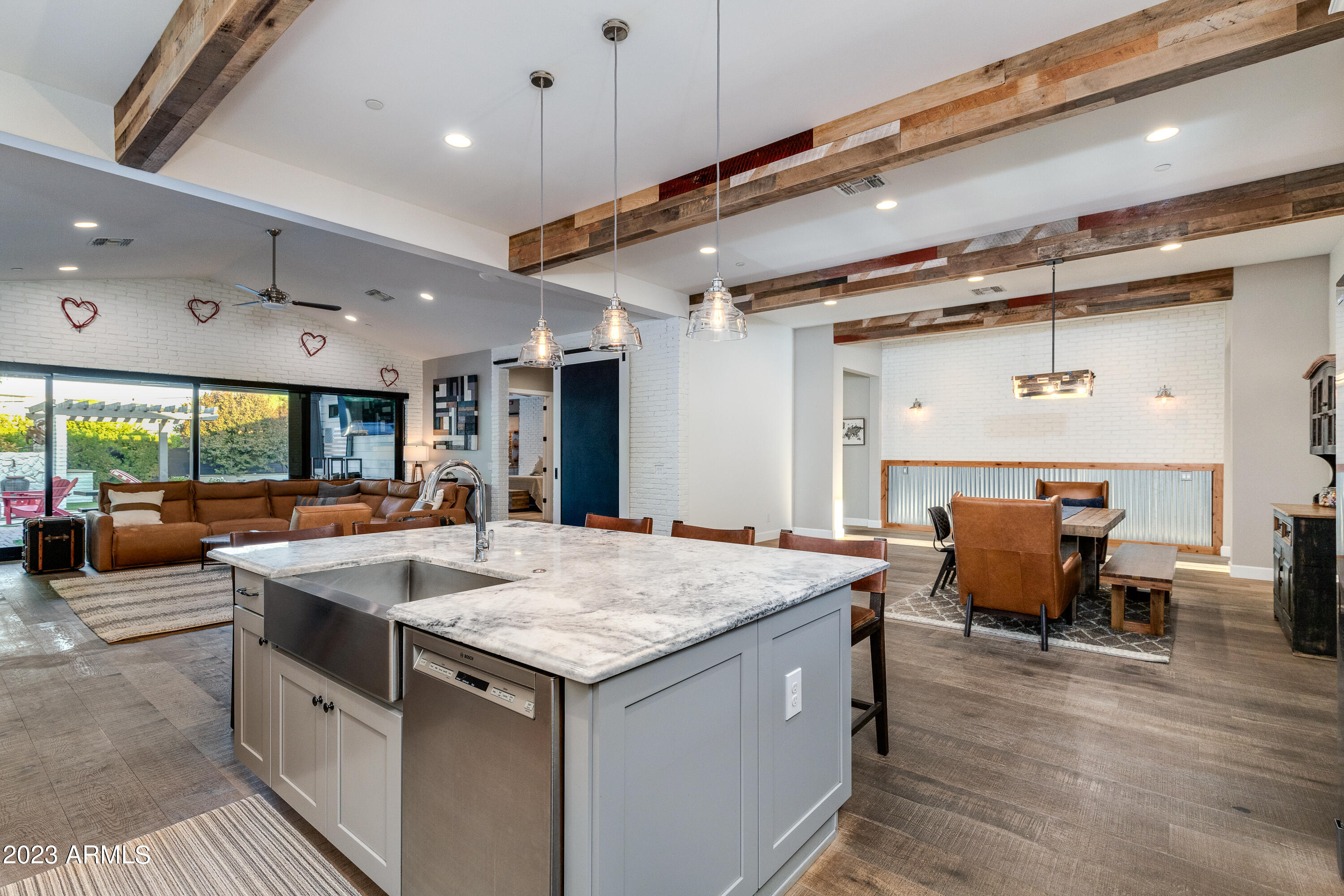 LAFAYETTE ESTATES-EAST MLD - Residential