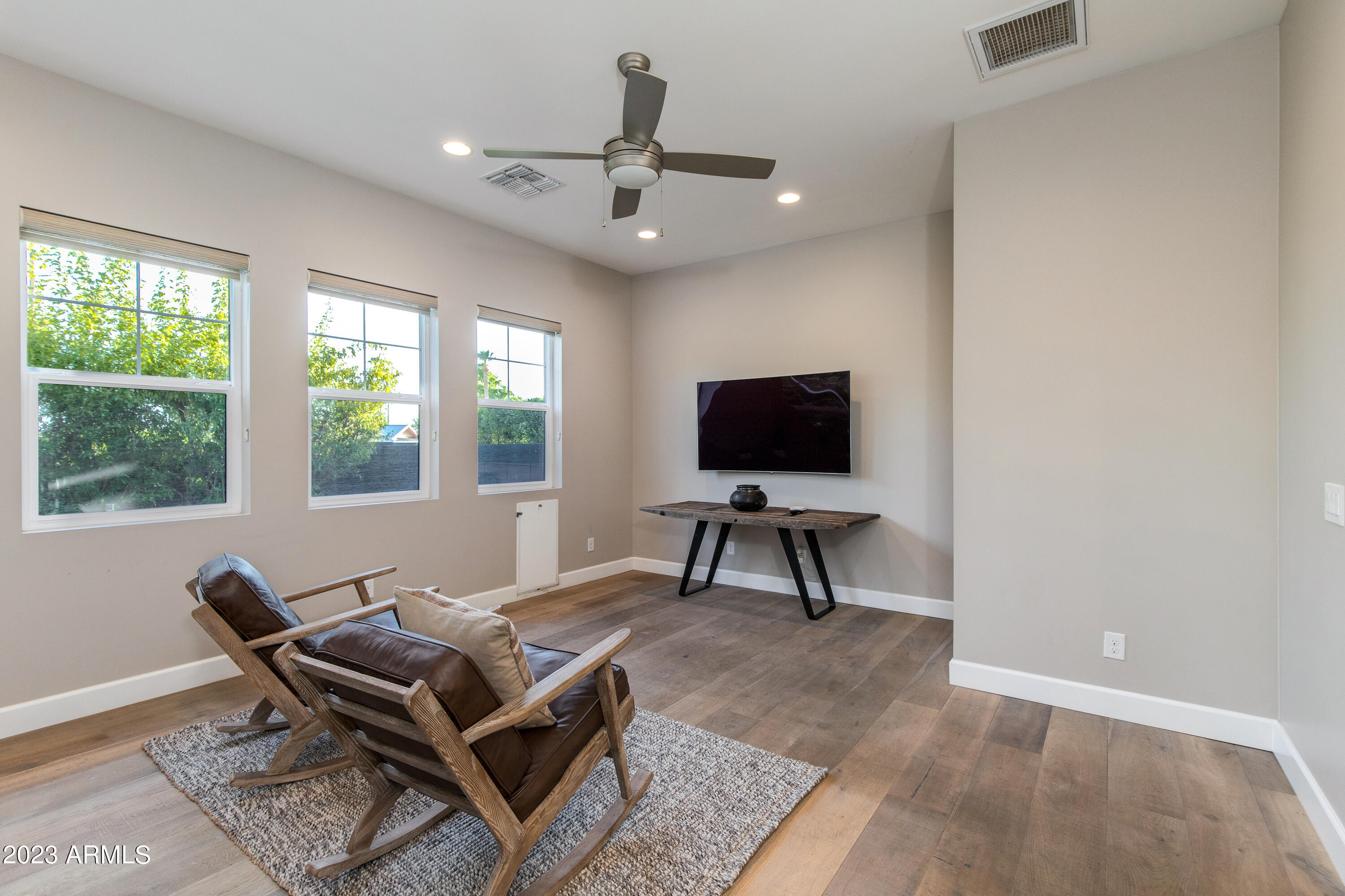 LAFAYETTE ESTATES-EAST MLD - Residential