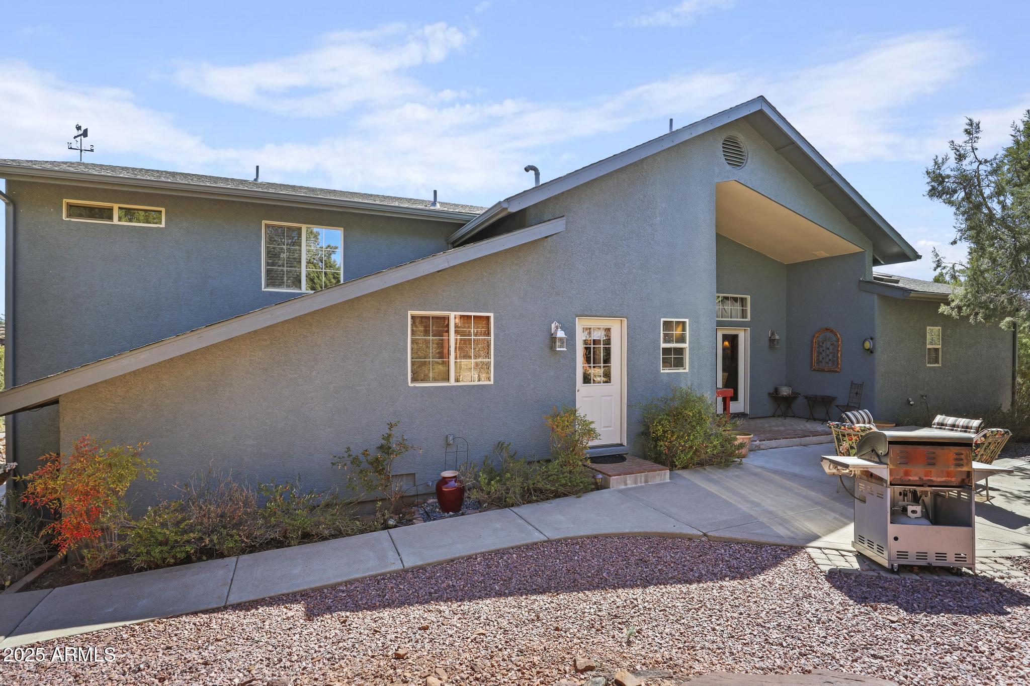208 S BRASSIE Drive