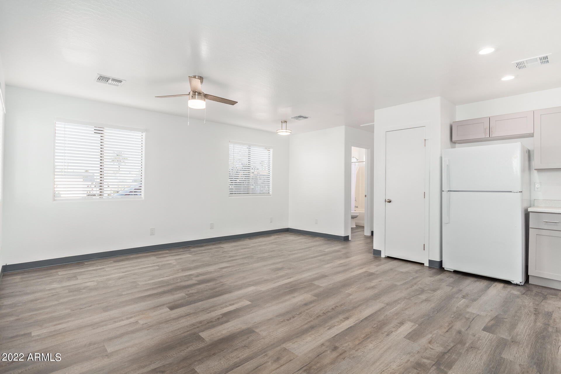 1026 E FAIRMOUNT Avenue Apt 2