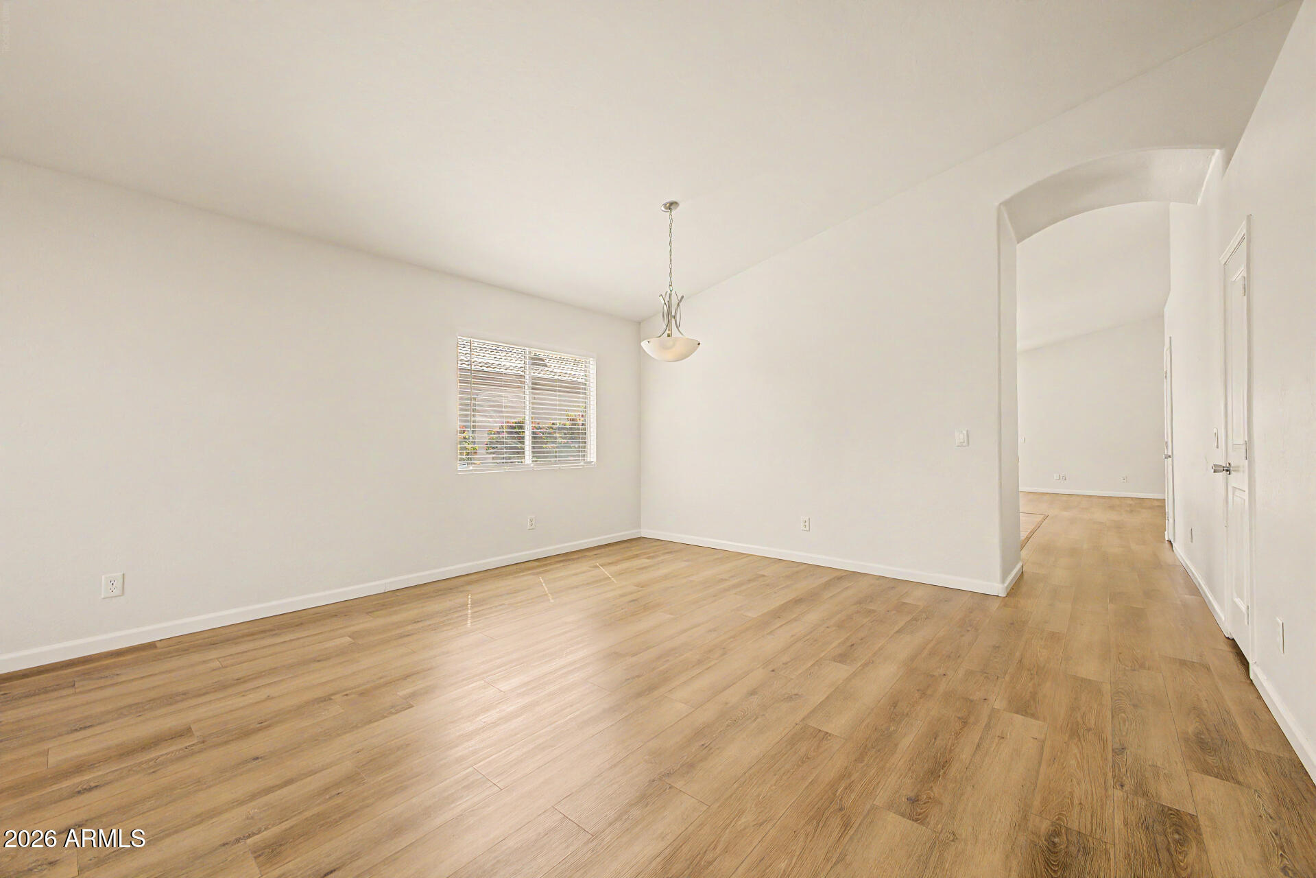 12005 W HOLLY Street