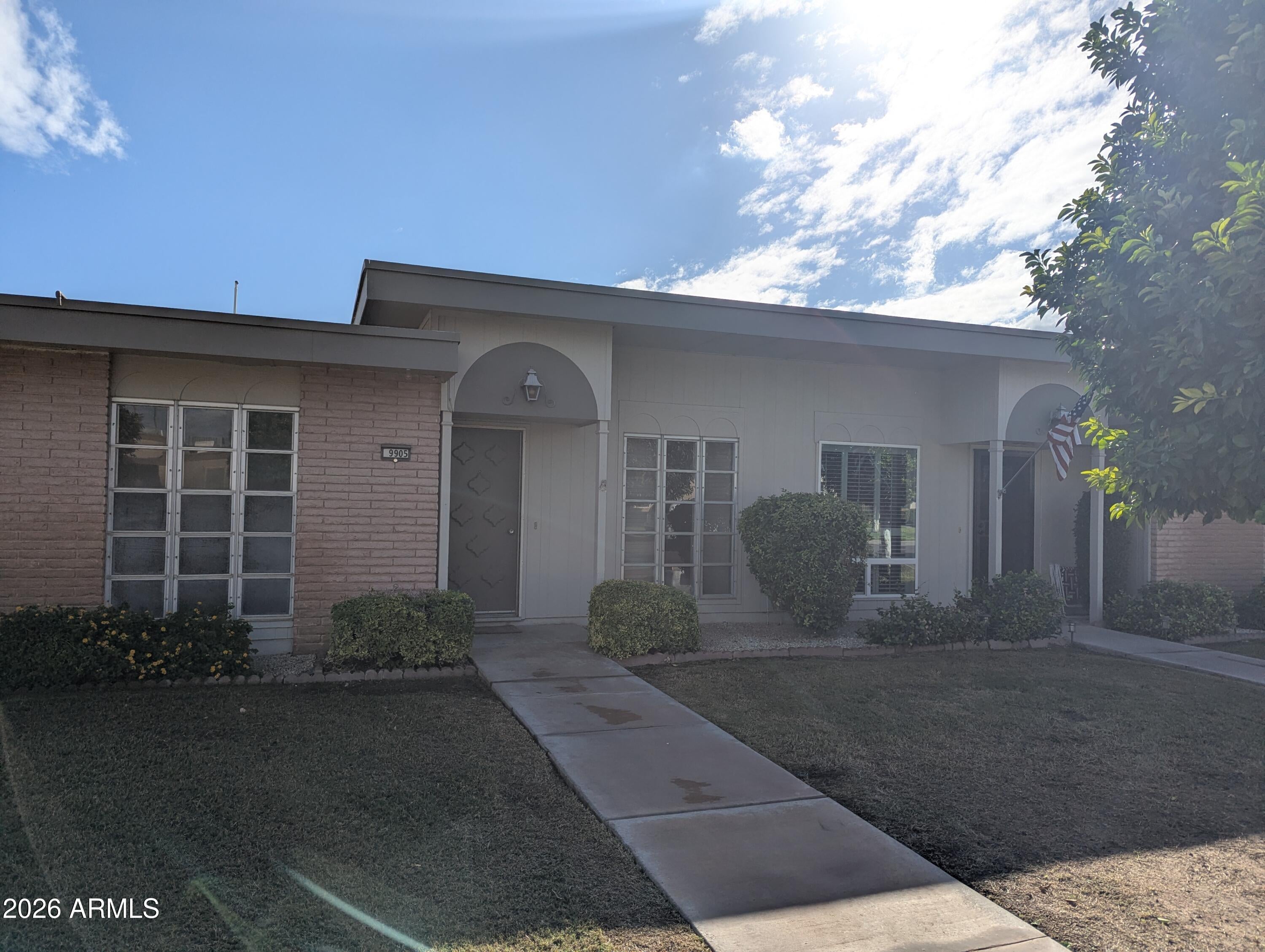 9905 W HAWTHORN Drive