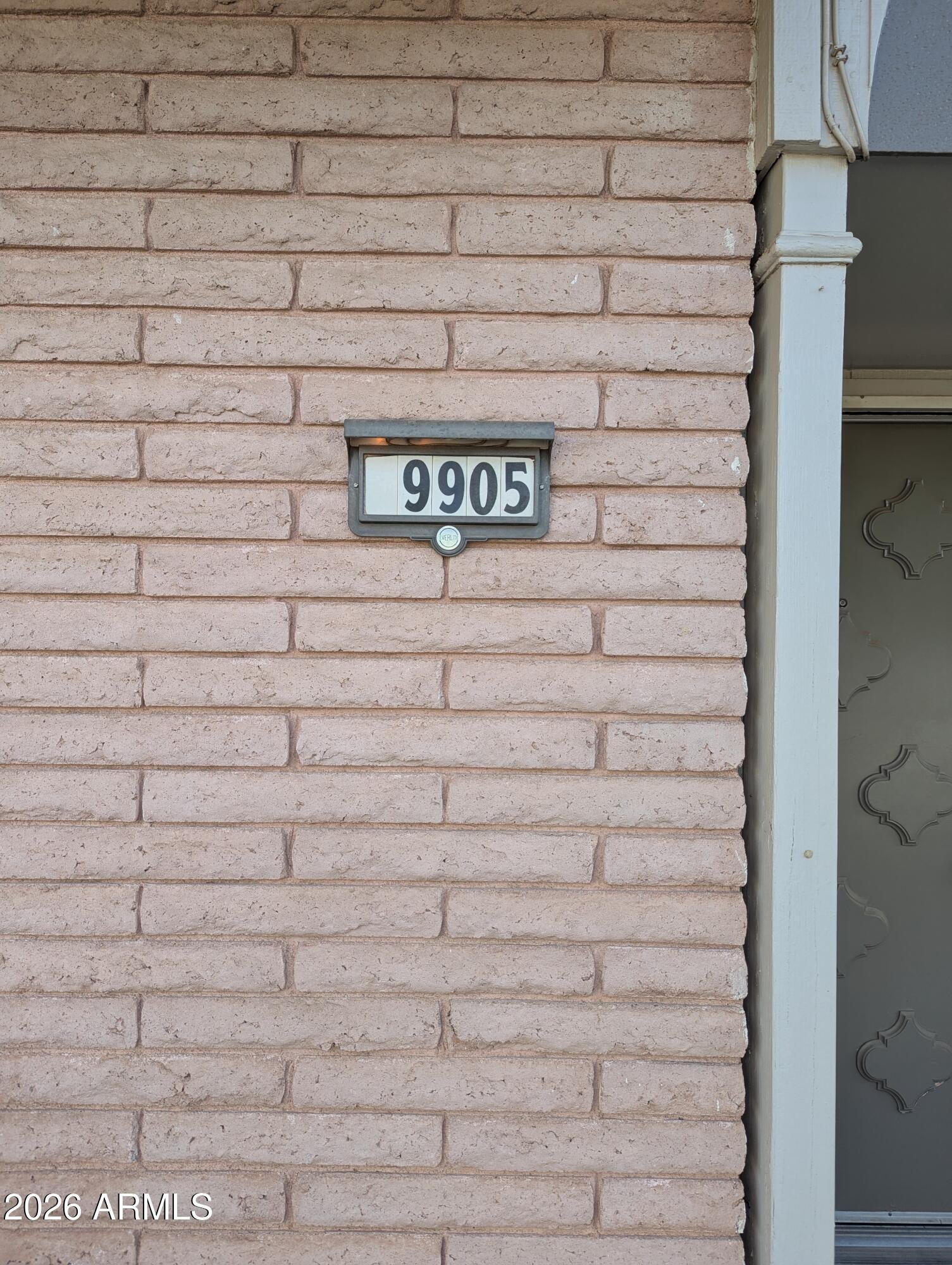 9905 W HAWTHORN Drive