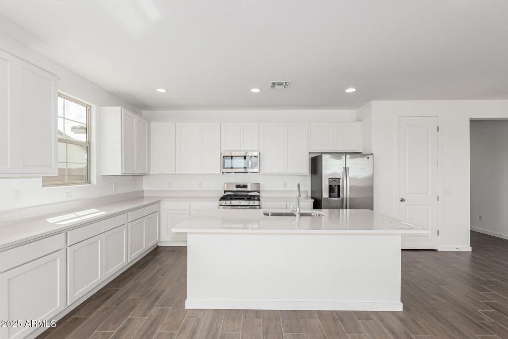 Photo of 12364 W Parkway Lane, Avondale, AZ 85323 (MLS # 6912441)