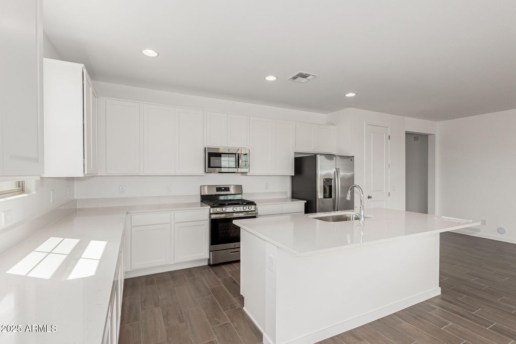 Photo of 12364 W Parkway Lane, Avondale, AZ 85323 (MLS # 6912441)