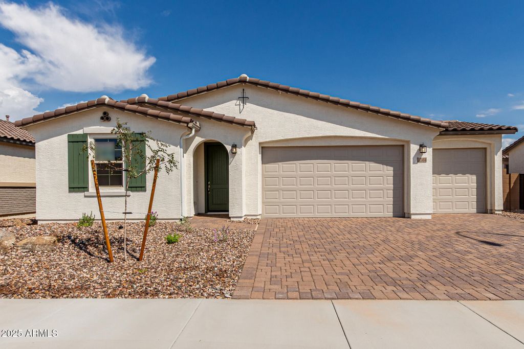 Photo of 12364 W Parkway Lane, Avondale, AZ 85323 (MLS # 6912441)