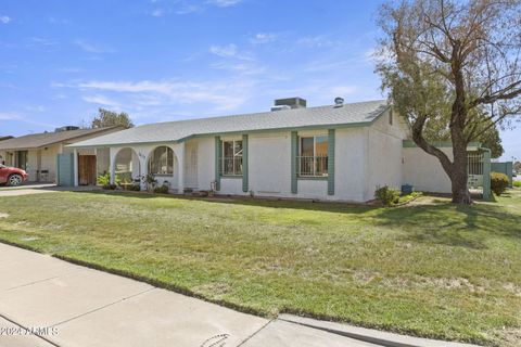 Single Family Residence in Phoenix AZ 2433 Poinsettia Drive.jpg