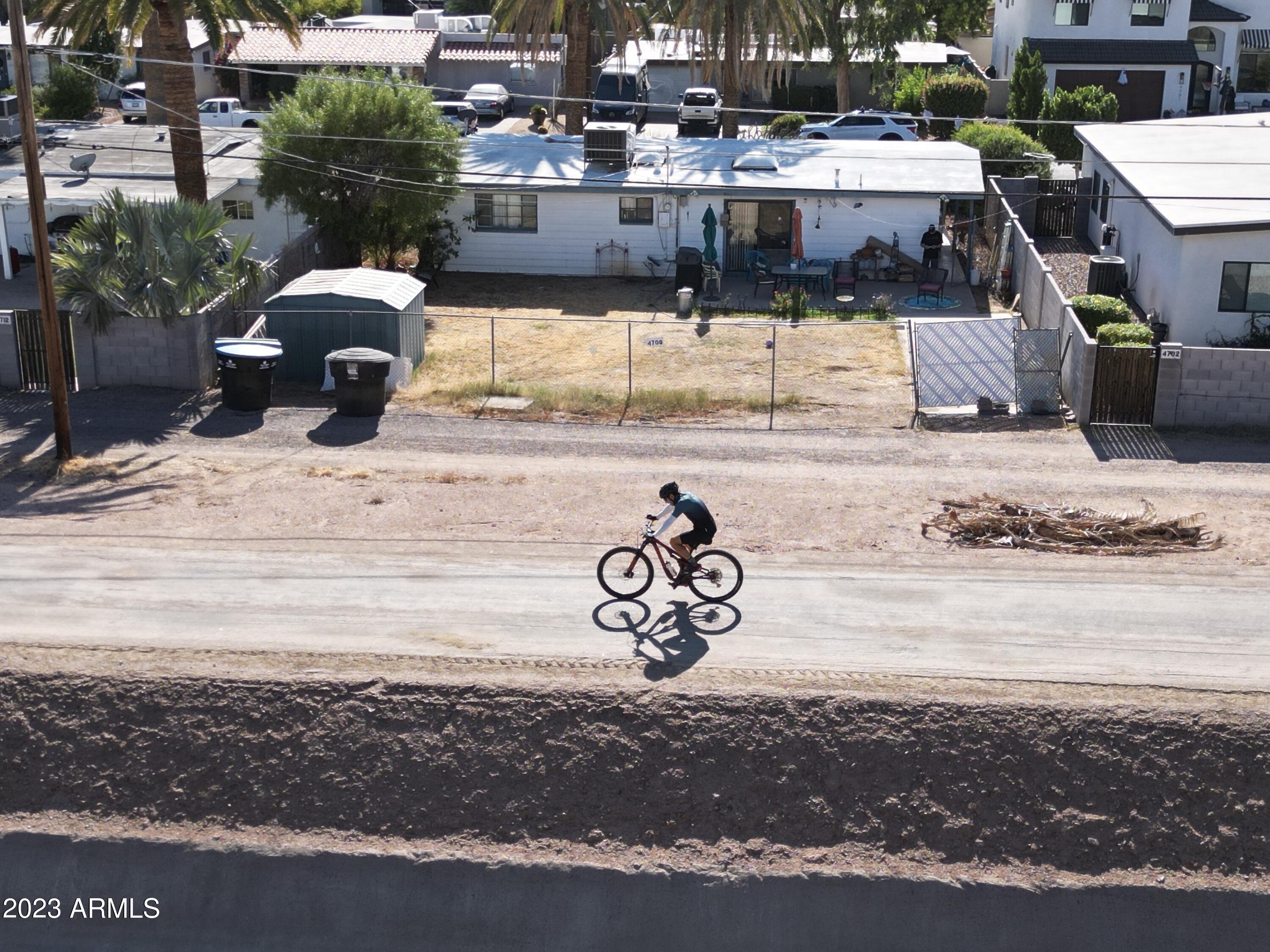 Phoenix, Arizona 85018, United States, 2 Bedrooms Bedrooms, ,1 BathroomBathrooms,Residential,Pending,69249