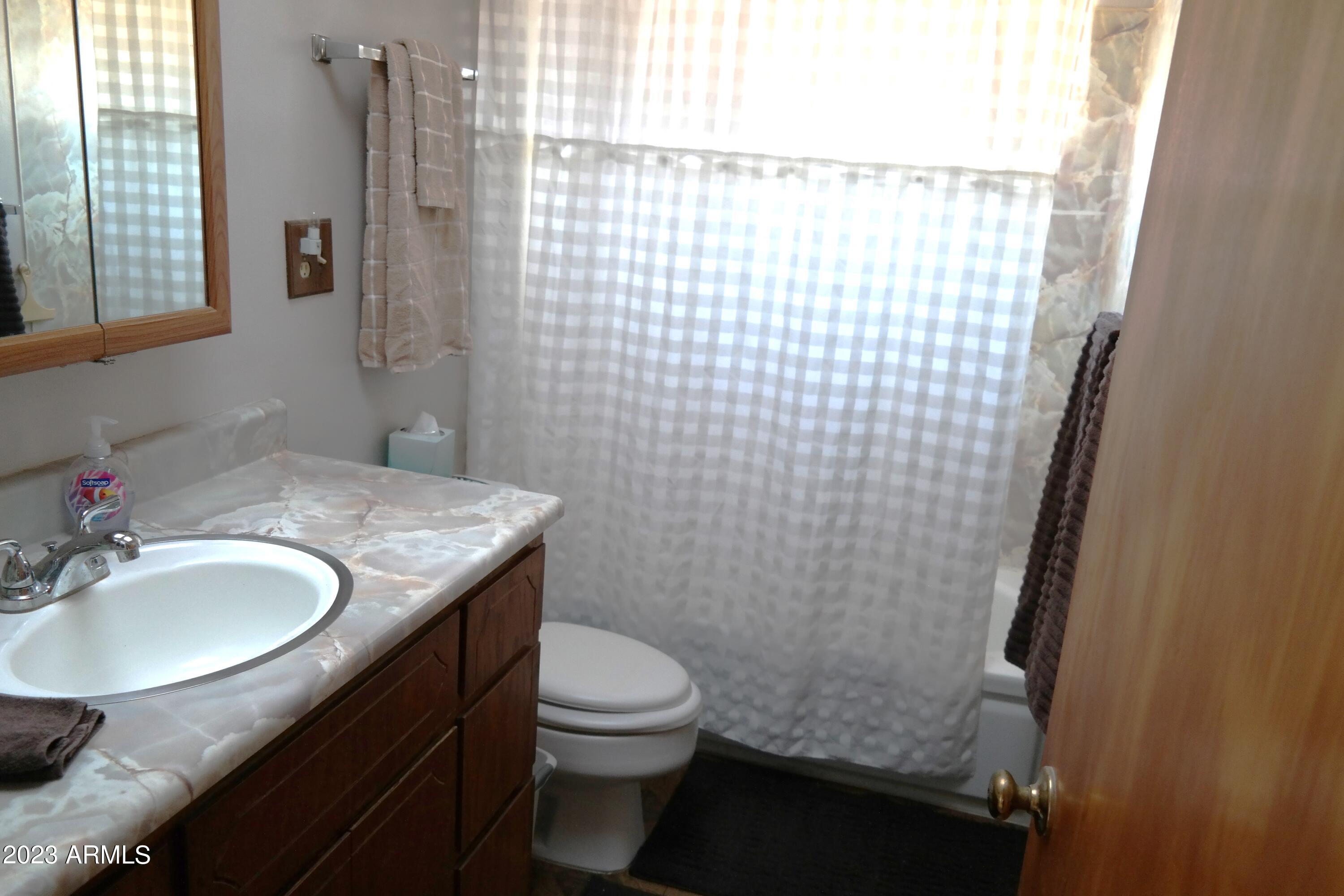 Phoenix, Arizona 85018, United States, 2 Bedrooms Bedrooms, ,1 BathroomBathrooms,Residential,Pending,69249