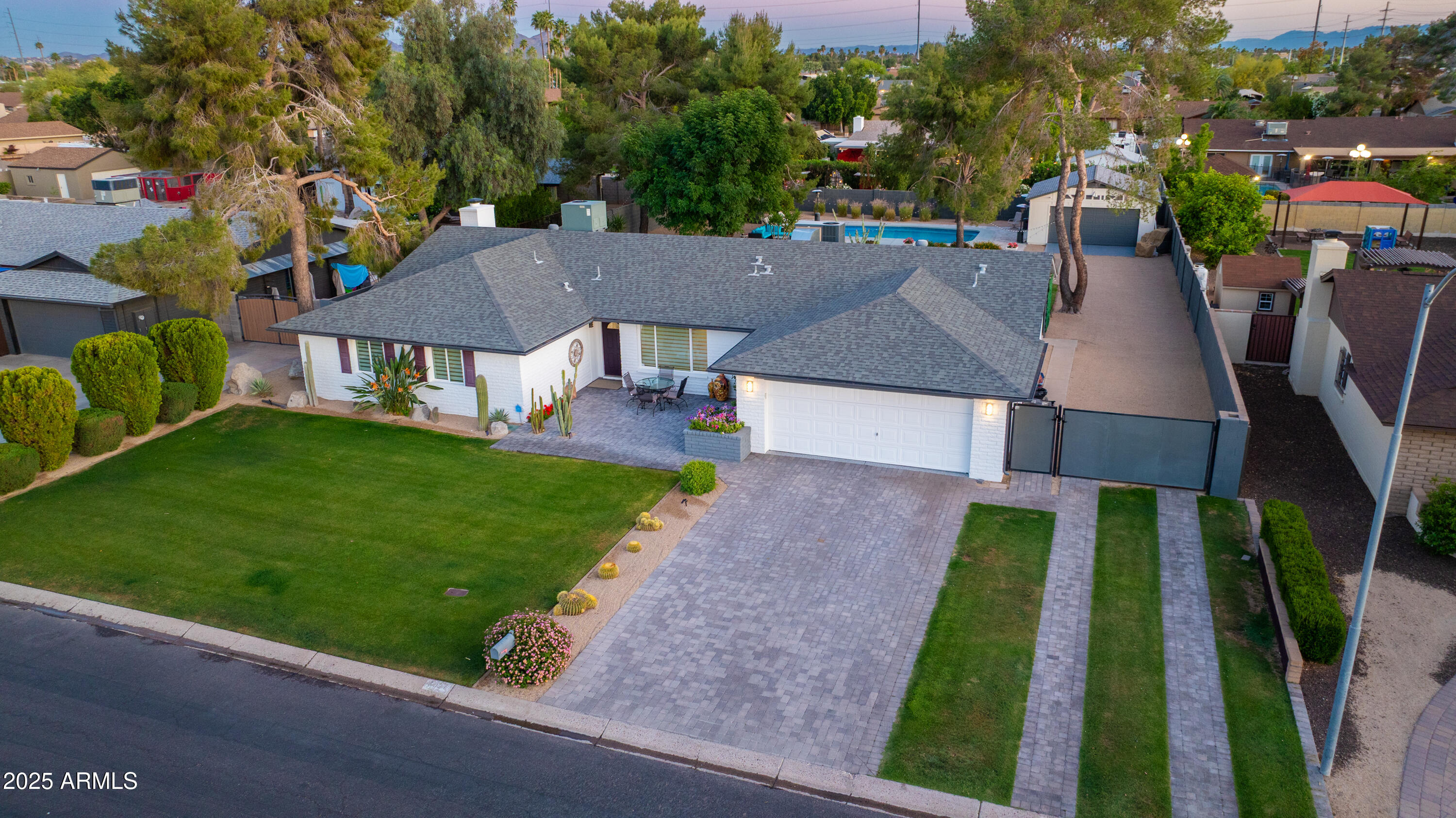 3027 W WESCOTT Drive