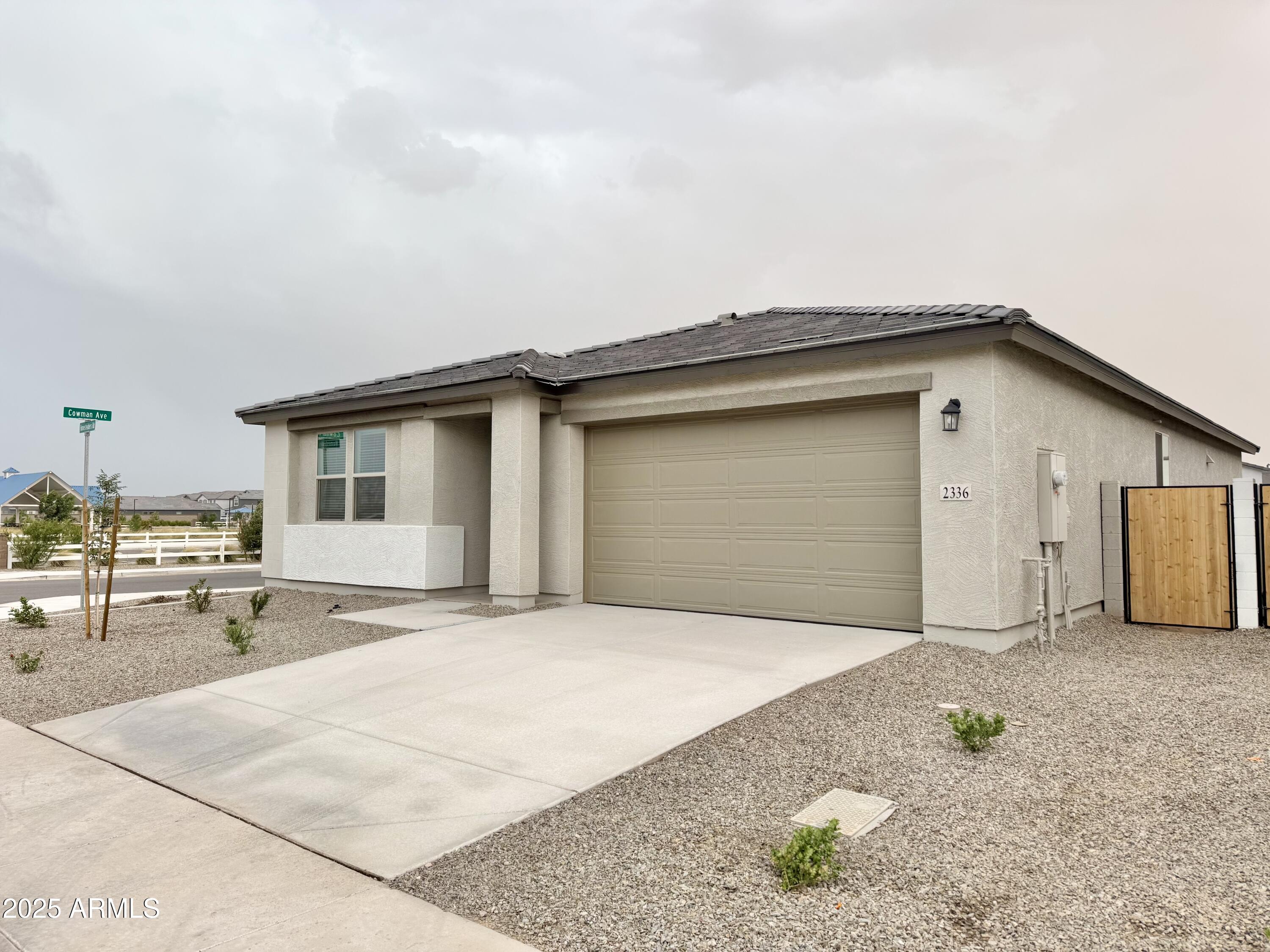 2336 E HOMESTEADER Road