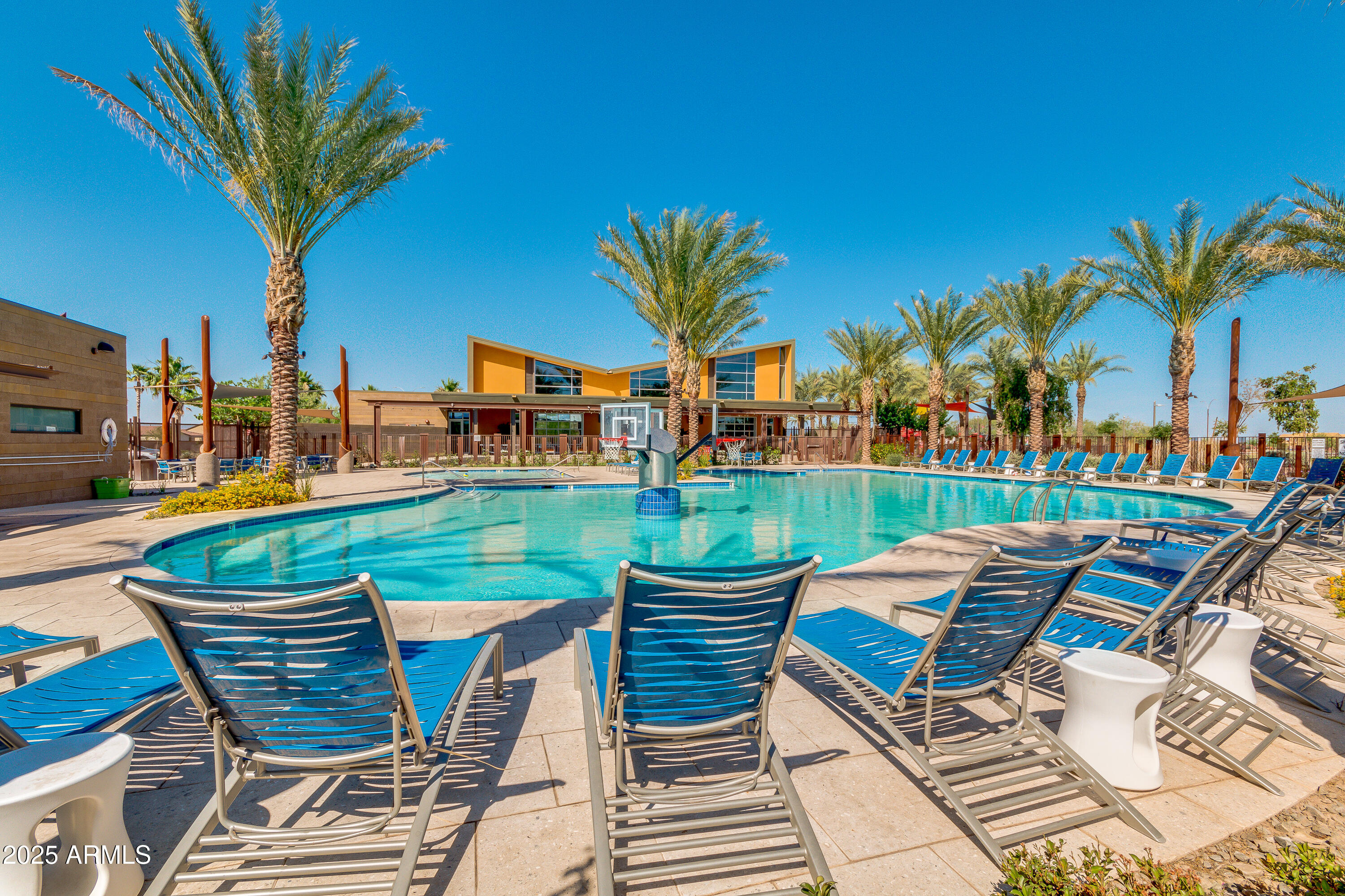 9764 E RADIOACTIVE Drive