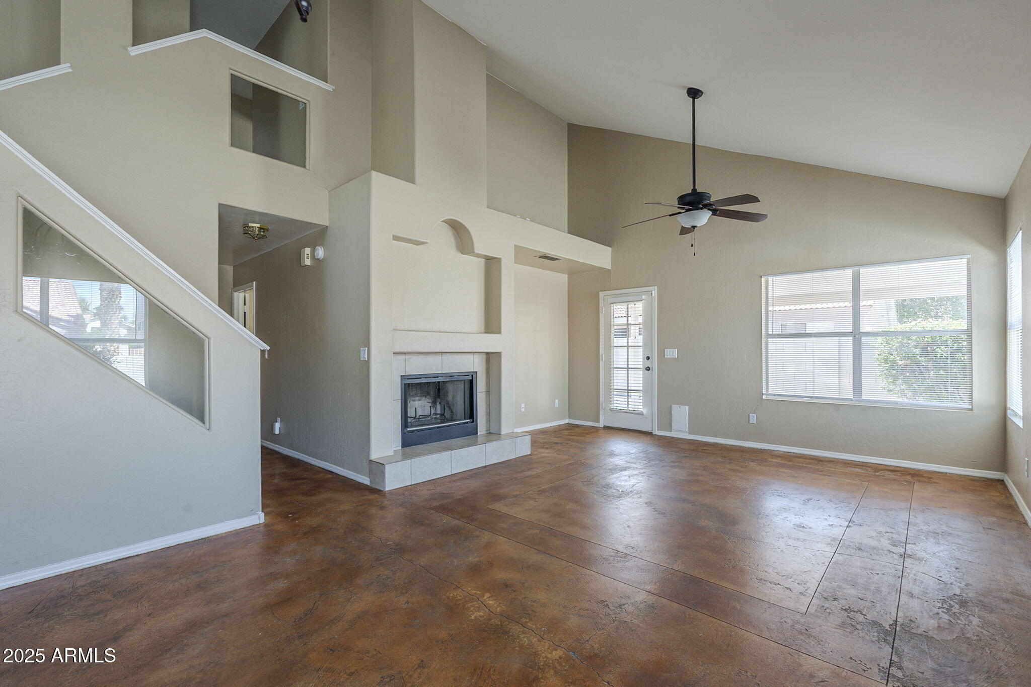 823 W BRADFORD Drive
