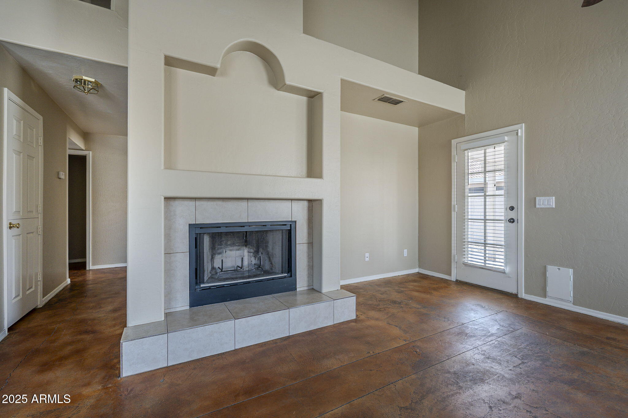 823 W BRADFORD Drive