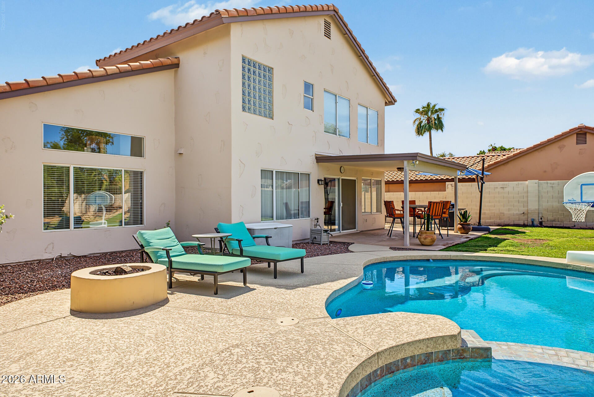 7220 W LOS GATOS Drive