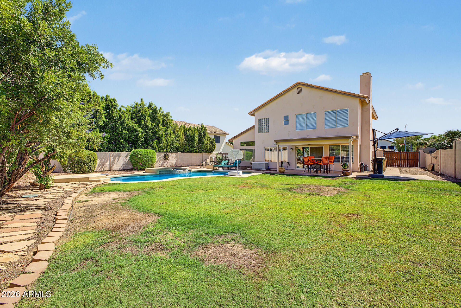 7220 W LOS GATOS Drive
