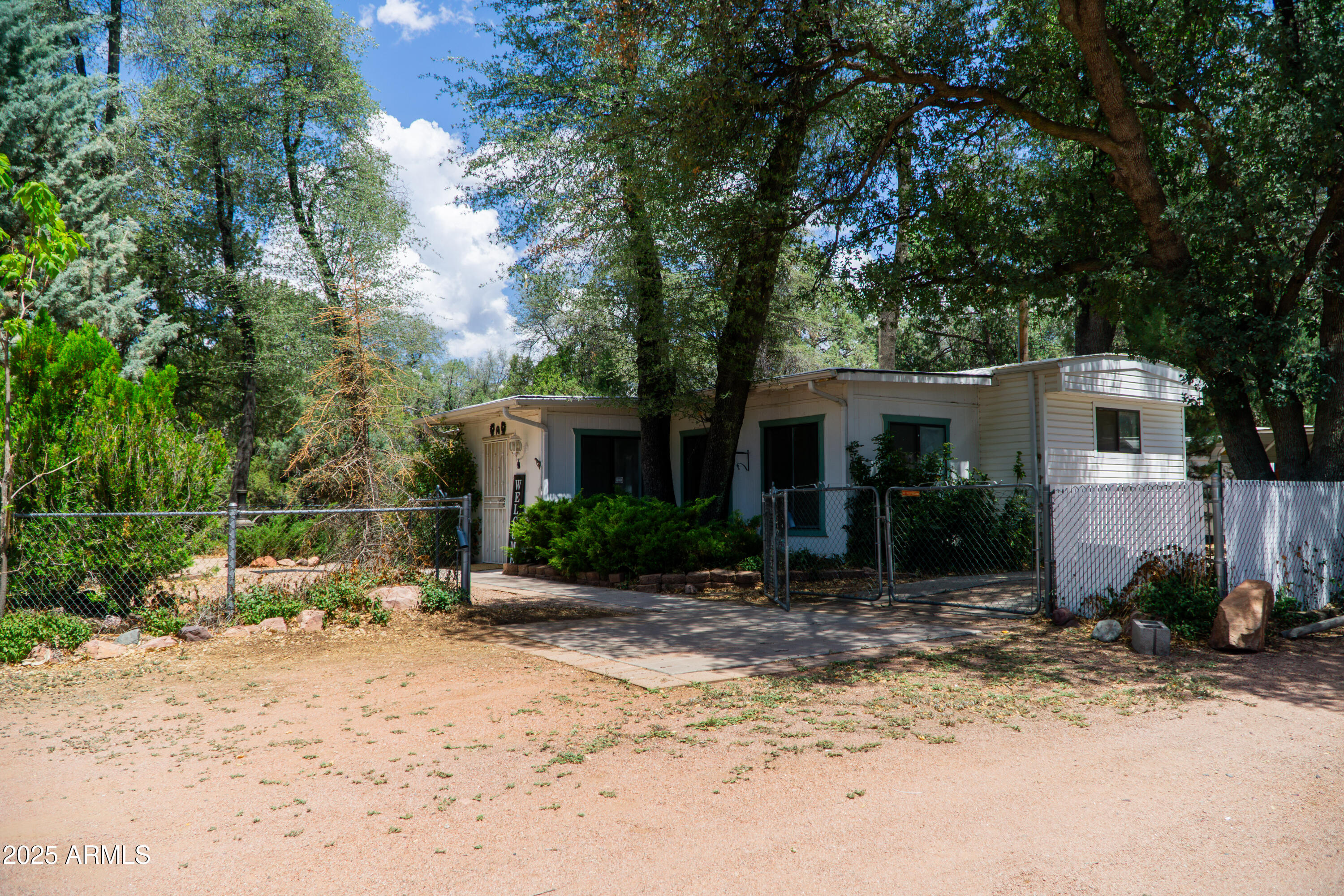 1507 N BELL Circle
