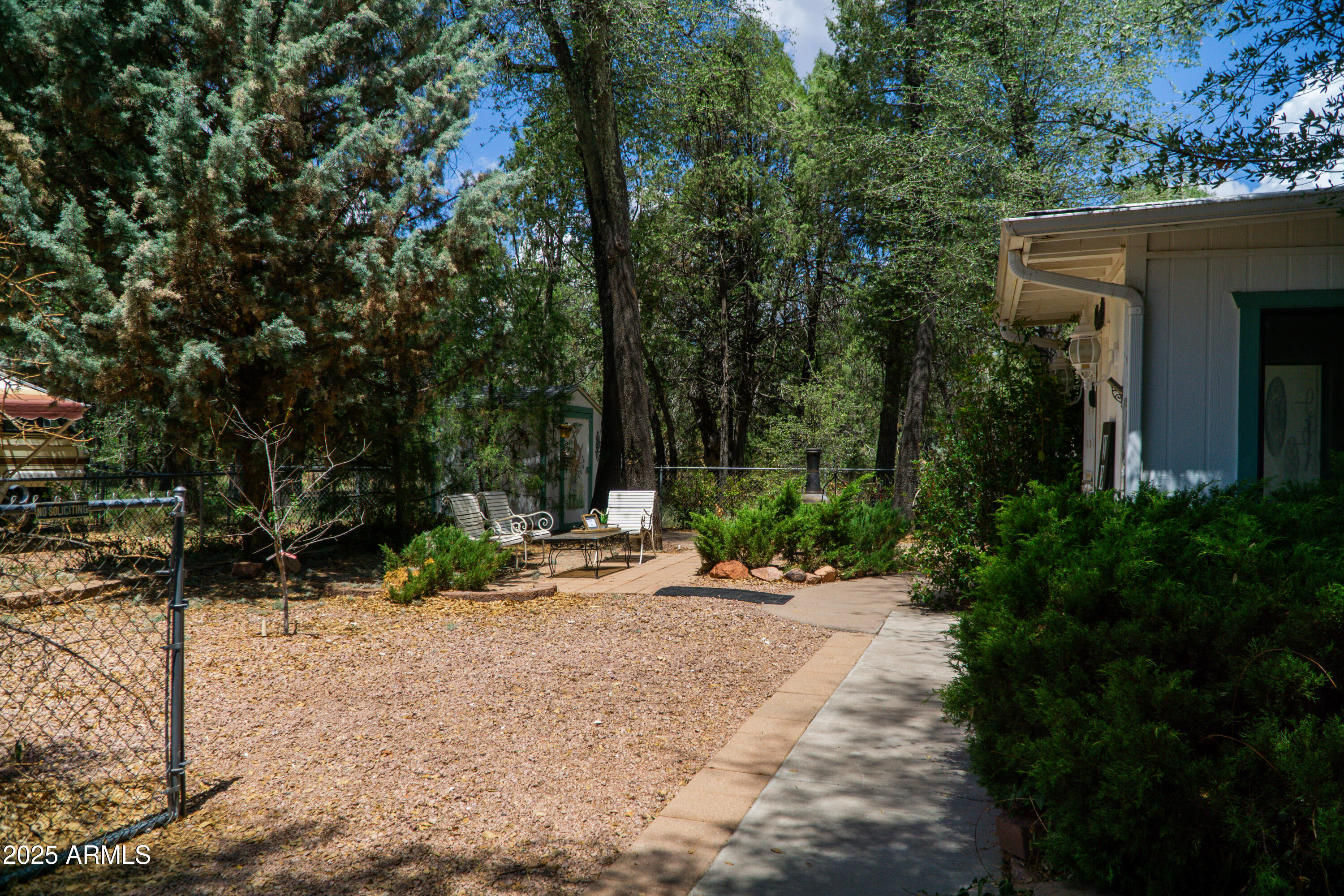 1507 N BELL Circle
