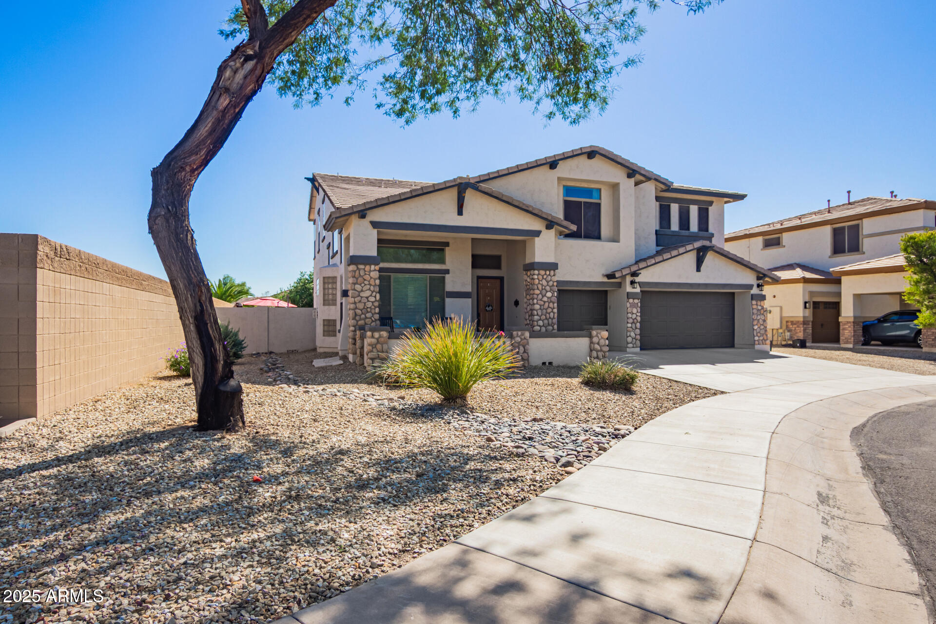 15527 W MINNEZONA Avenue
