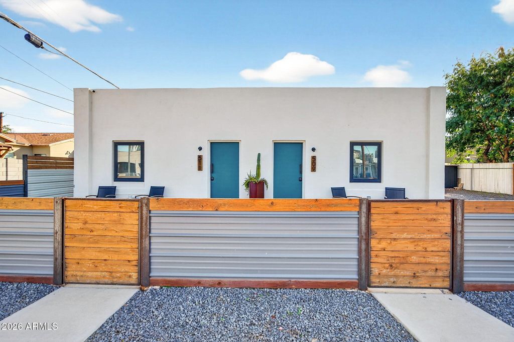 Photo of 509 N 11th Street, Phoenix, AZ 85006 (MLS # 6975038)