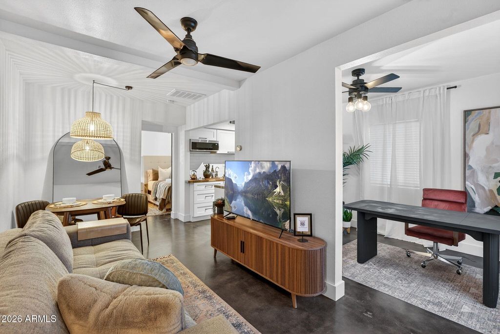 Photo of 509 N 11th Street, Phoenix, AZ 85006 (MLS # 6975038)