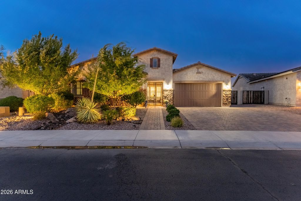 Photo of 9837 W Lariat Lane, Peoria, AZ 85383 (MLS # 6970580)