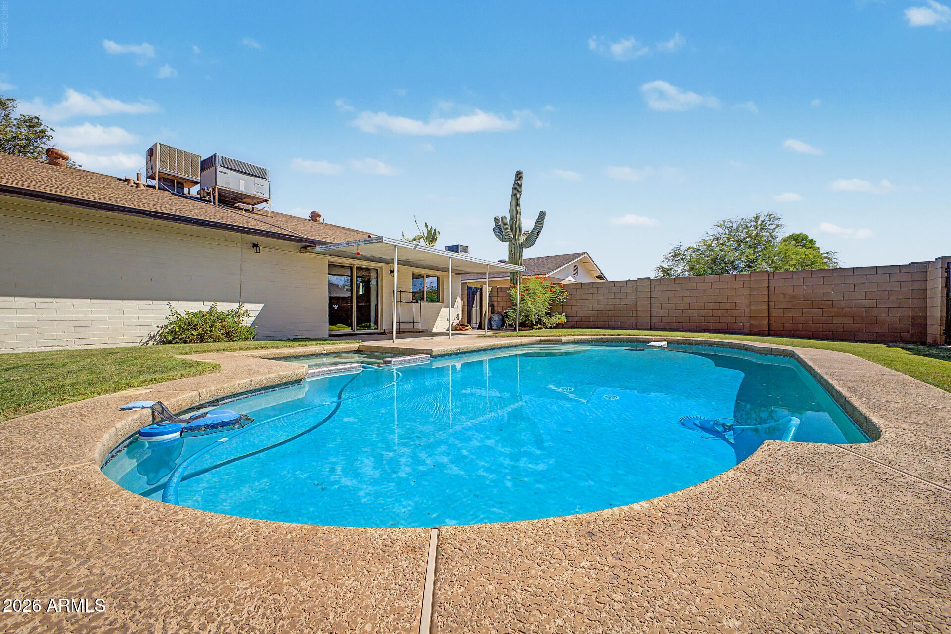 509 W SANTA CRUZ Drive