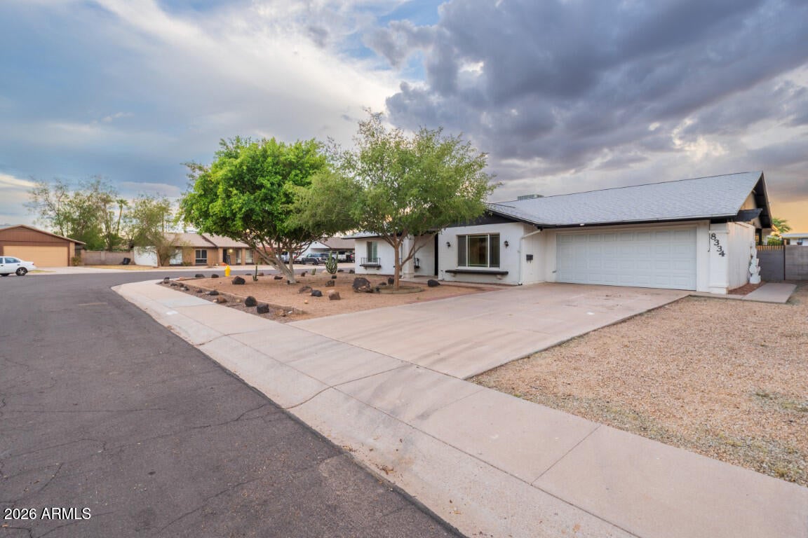 8334 N 57TH Drive