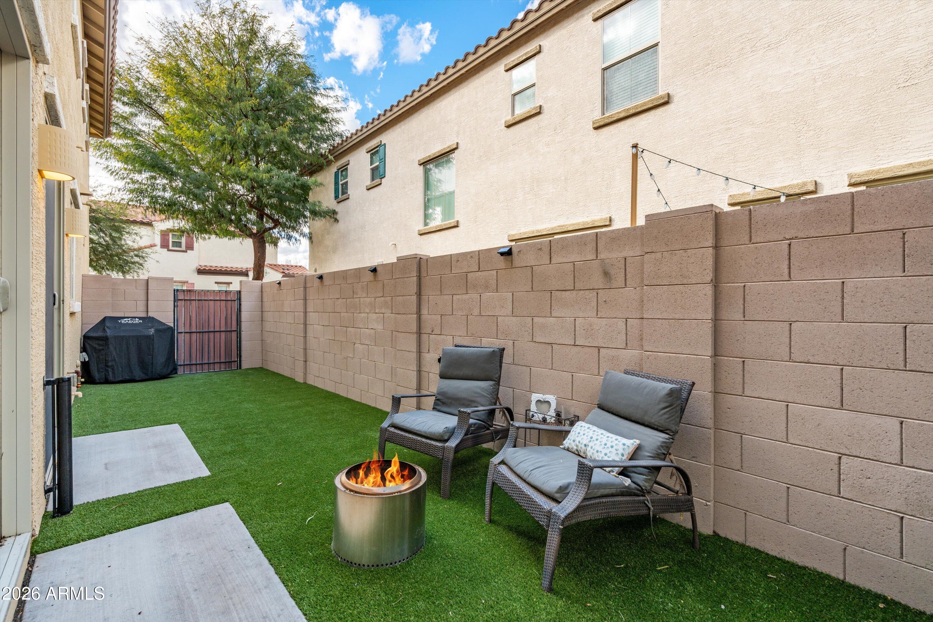 3183 S MAGNOLIA Lane