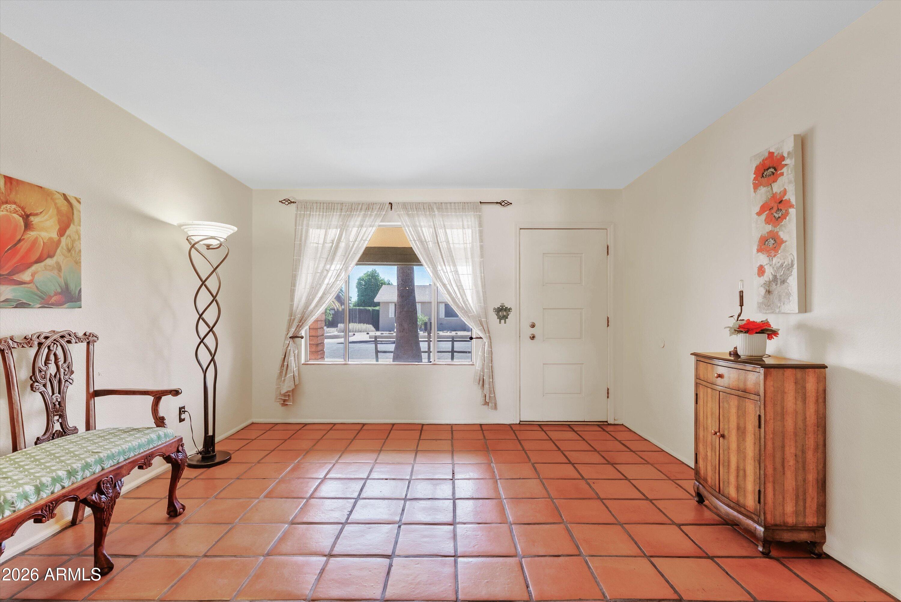 4002 W ALTADENA Avenue