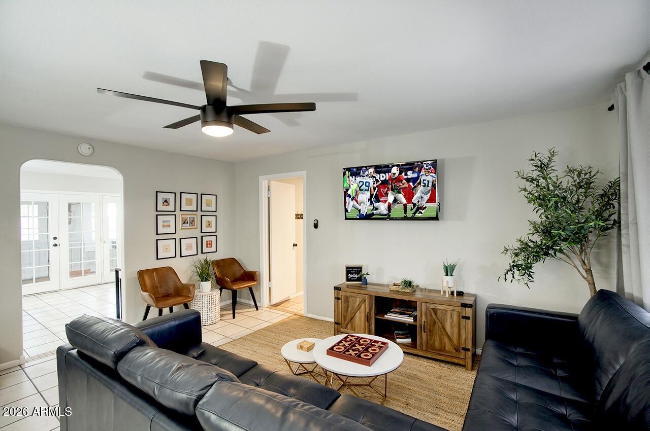 8820 W MESCAL Street