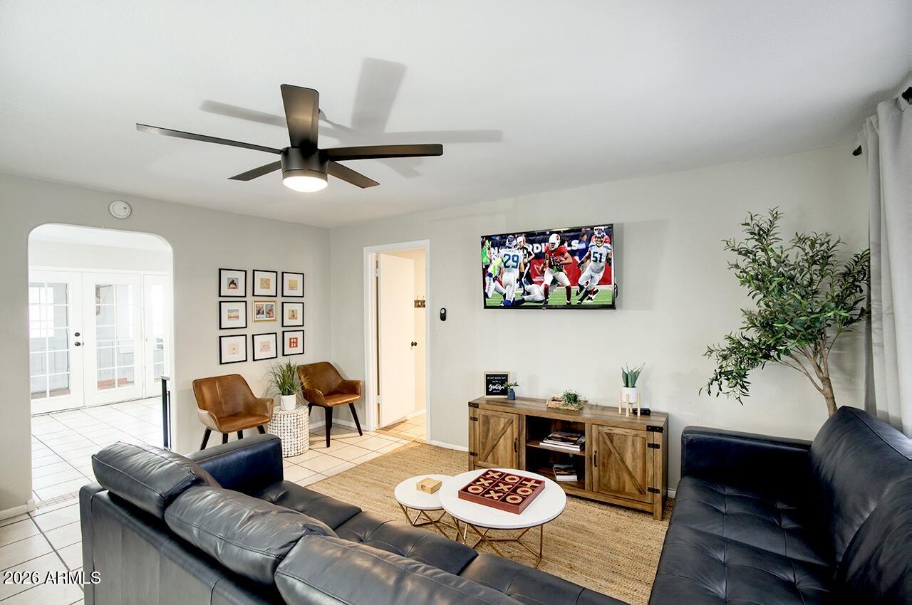 8820 W MESCAL Street