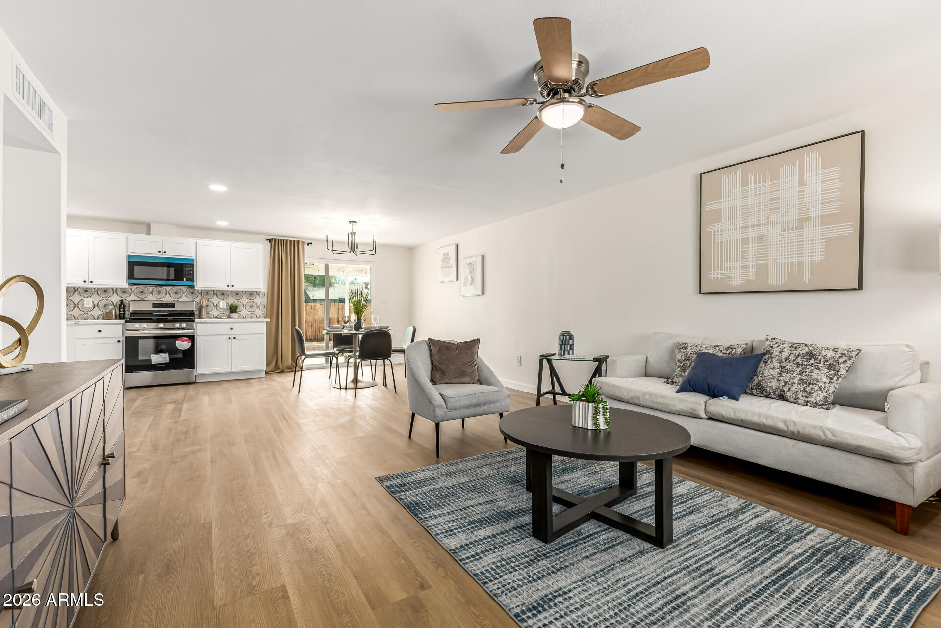 5921 W HUBBELL Street