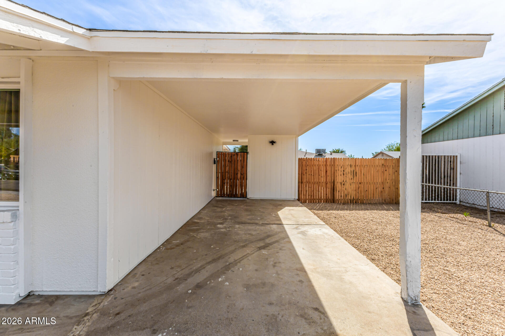 5921 W HUBBELL Street