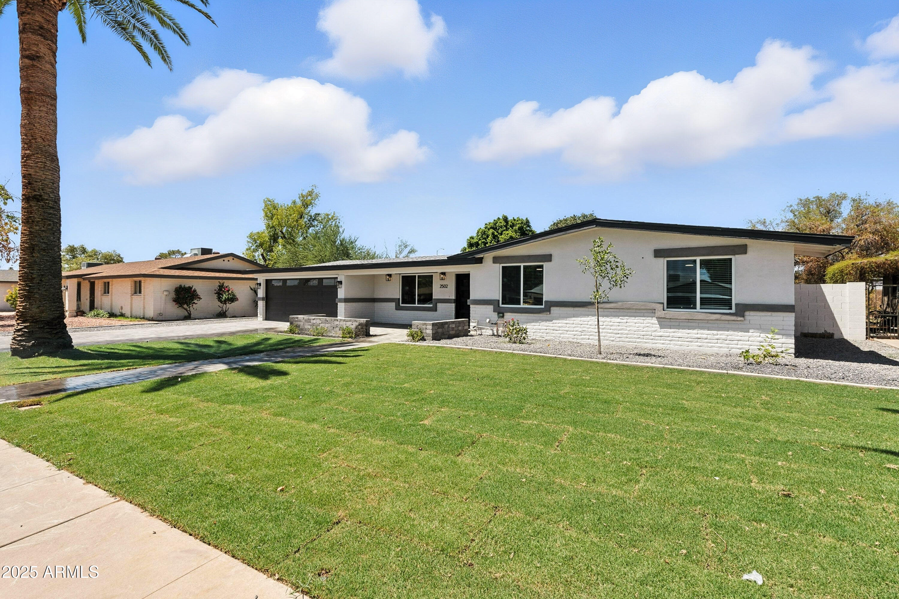 2502 E FAIRFIELD Street