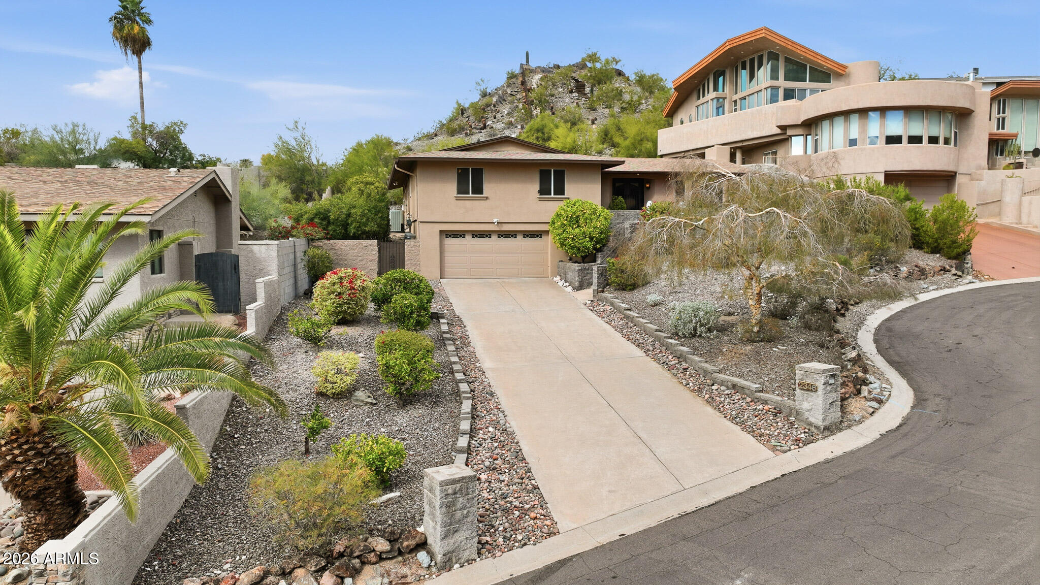 2346 E ORANGEWOOD Avenue