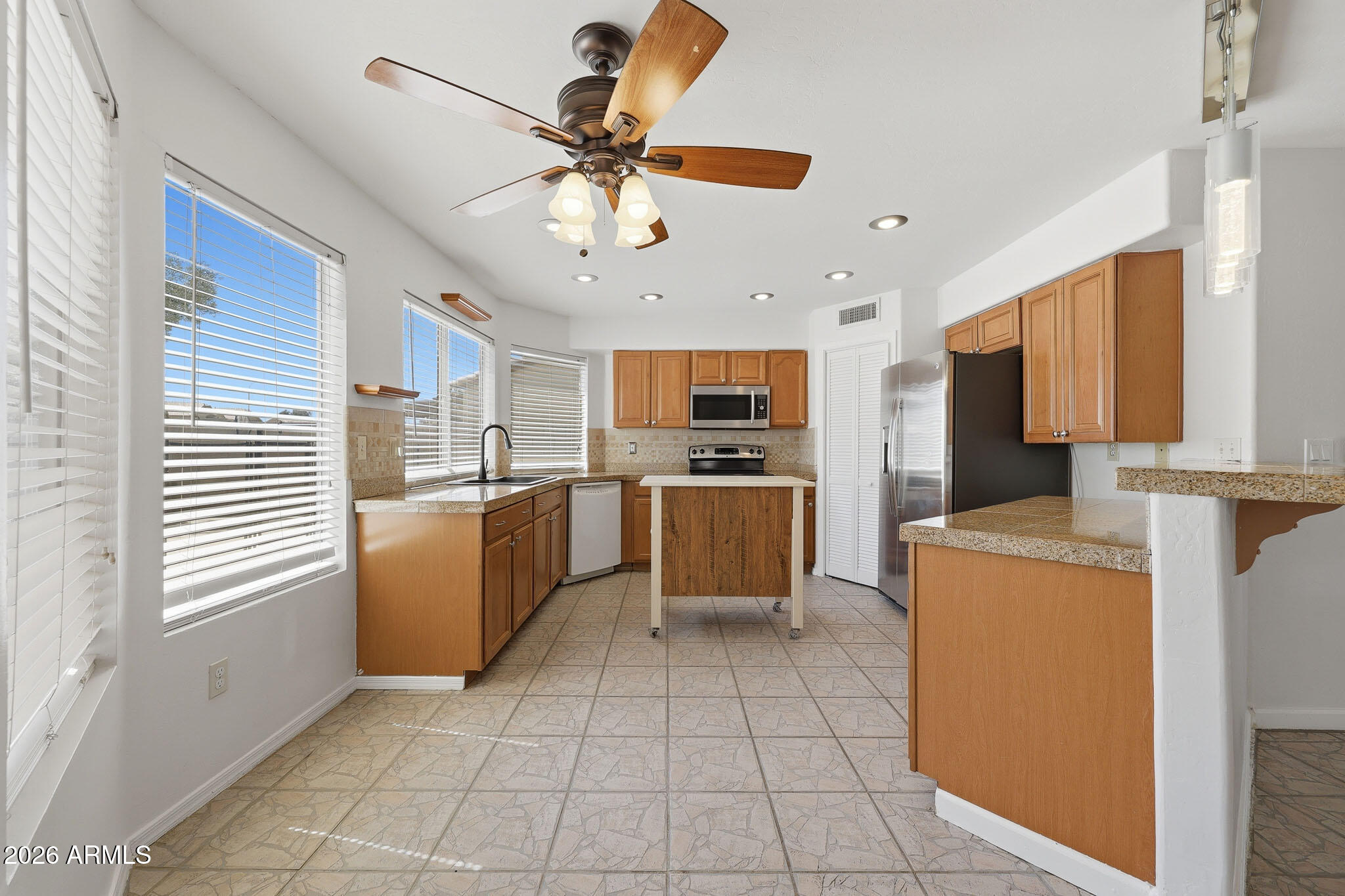 807 E MORELOS Street