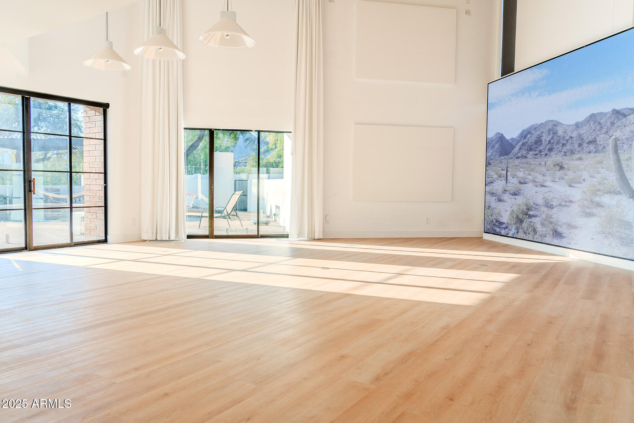 3305 E CHEROKEE Street