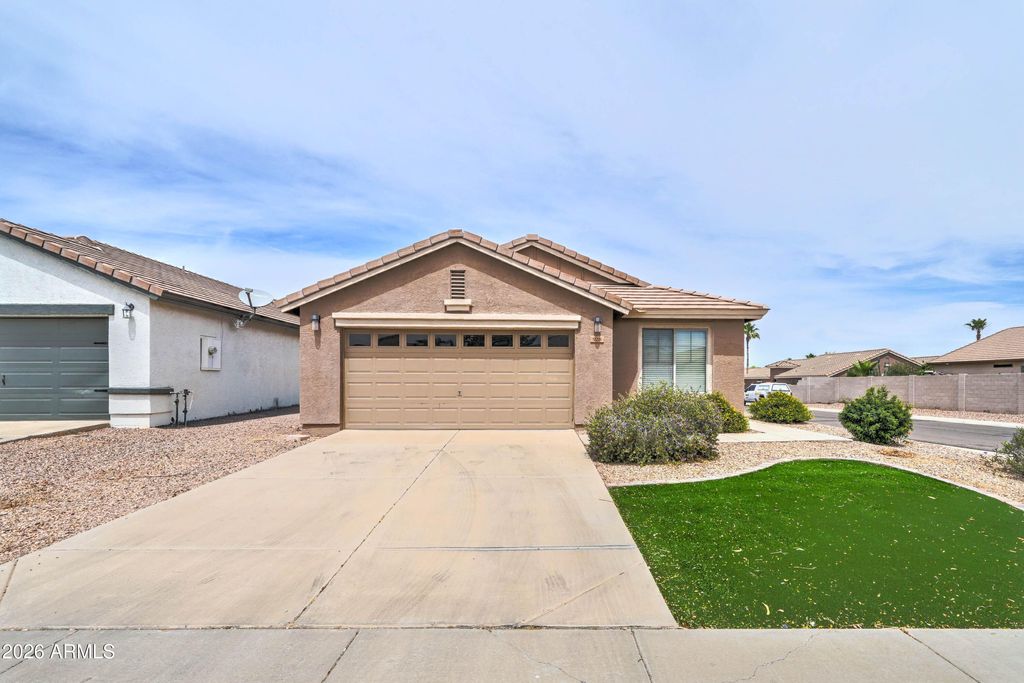 Photo of 928 W Desert Hills Drive, San Tan Valley, AZ 85143 (MLS # 7017566)